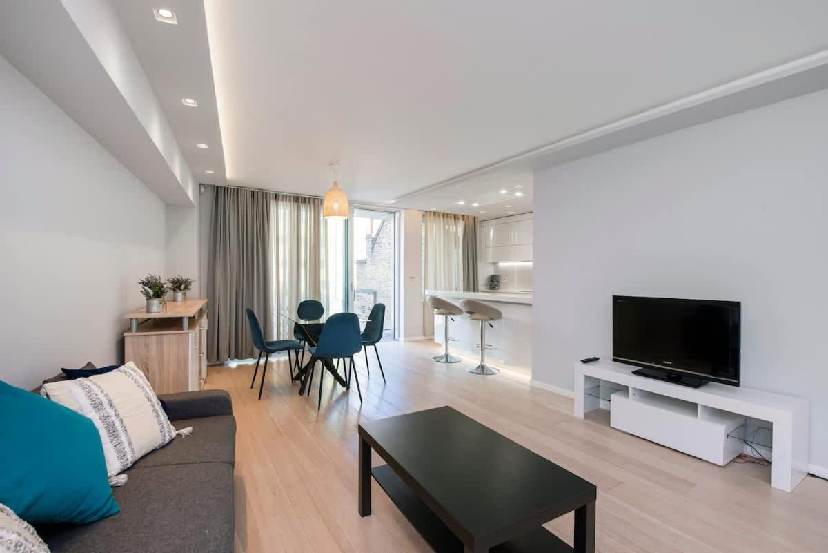 Apartment Big And Bright Bridge Unit